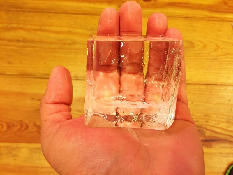 прозрачный лёд