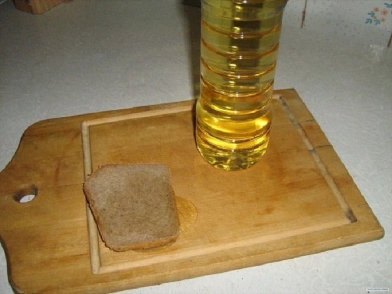 хлеб и растительное масло