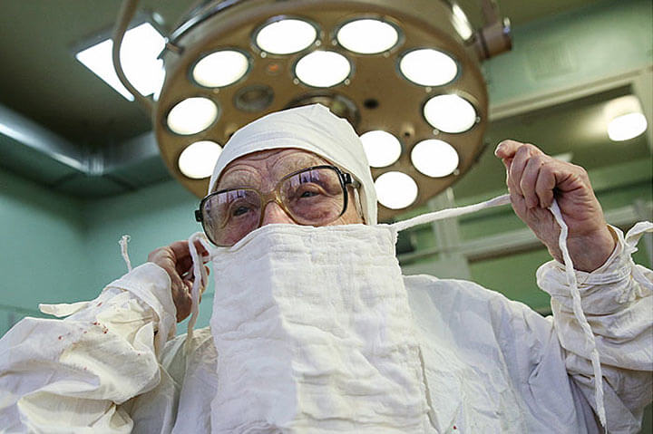 Старейший хирург в мире